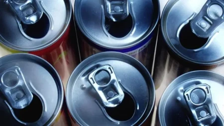 İngiltərədə enerji içkiləri 16 yaşdan kiçik uşaqlara qadağan edildi