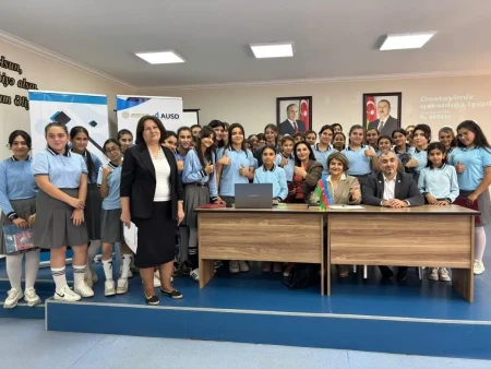 Neftçalada “Qızların işıqlı gələcəyi naminə maarifləndirmə” layihəsi çərçivəsində tədbir keçirildi-