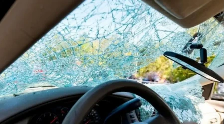 Bakıda mikroavtobus qəzaya uğradı: