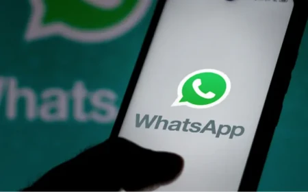 Vatsap profillərə feysbuk hesabı əlavə etməyi sınaqdan keçirir