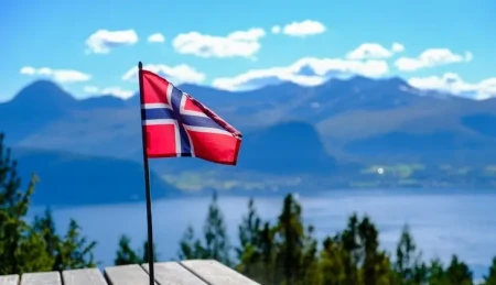 Norveç Ukraynaya 7,2 milyard avro ayıracaq