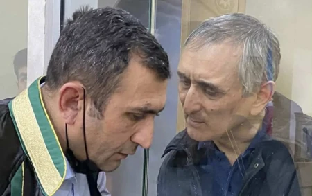 Tanınmış vəkillərin fəaliyyəti dayandırıldı -