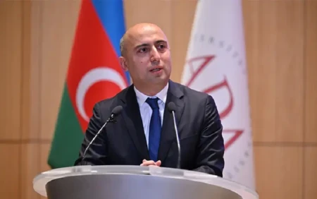 Emin Əmrullayev: Müəllimin məktəbə müştəri gözü ilə baxması yolverilməzdir