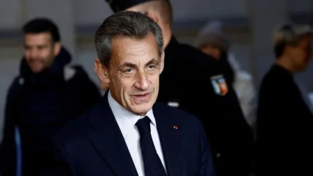 Məhkəmə Sarkozinin şərti azadlığa buraxılmasına qərar verdi