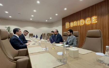 Əhməd İsmayılov Suriyanın informasiya naziri ilə görüşdü