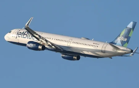 Venesuelada sərnişin təyyarəsi ABŞ HHQ təyyarəsi ilə toqquşma təhlükəsi yaşayıb