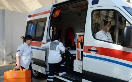 Təcili yardım maşını piyadanı vurub öldürdü