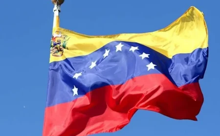 Karakas Panama hava limanında diplomatik poçtun açılmasını pisləyib