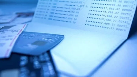 Fransada təxminən 1,2 milyon bank hesabına qanunsuz giriş aşkar edilib