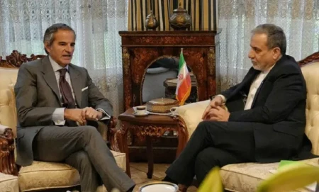 Əraqçi və Qrossi ABŞ-la danışıqların yeni raundunun gündəliyini müzakirə ediblər