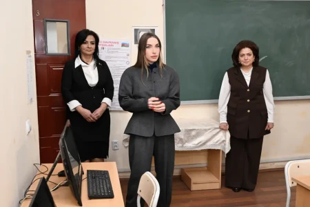 Leyla və Alena Əliyevalar Gəncədə xüsusi ümumtəhsil məktəbində olublar -