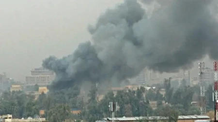 Bağdad hava limanı yaxınlığındakı bazaya bu gecə altı hücum edilib