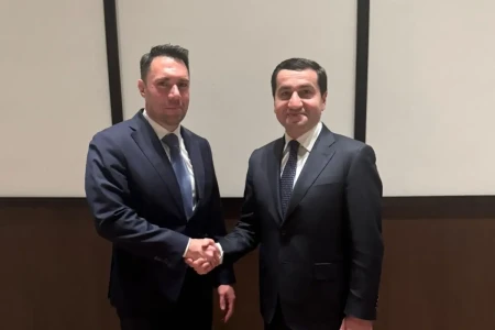 Hikmət Hacıyev Macarıstan nazirinin baş milli təhlükəsizlik müşaviri ilə görüşüb