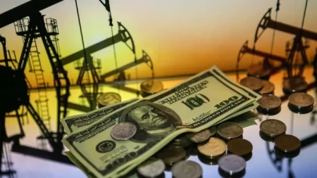 CNN: Neft qiymətlərinin artması ABŞ administrasiyasında panika yaradıb