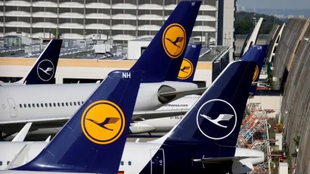 "Lufthansa" yanacaq böhranı səbəbindən 20 min uçuşu ləğv edəcək