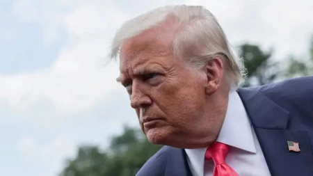 Tramp Almaniyadakı hərbi qulluqçuların sayını azaltmağı nəzərdən keçirir