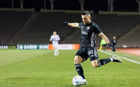 “Qarabağ” Elvin Cəfərquliyevi satışa çıxardı