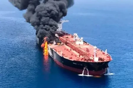 SEPAH İsrailə hərbi yük daşıyan gəmiyə zərbə endirib