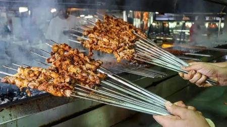 Braziliyada turist bir kababa görə 3500 manat ödədi