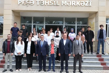 “Vətən Bağı” İB İsmayıllıda tələbələr üçün “Pərdəarxası: könüllülük” mövzusunda maarifləndirici təlim keçirib