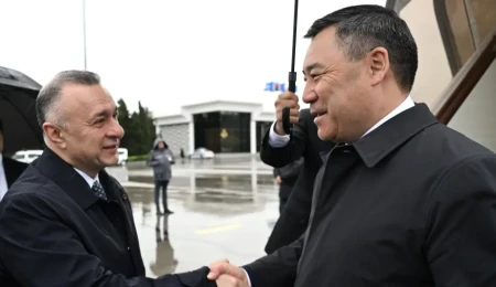 Sadır Japarov Bakıya gəldi
