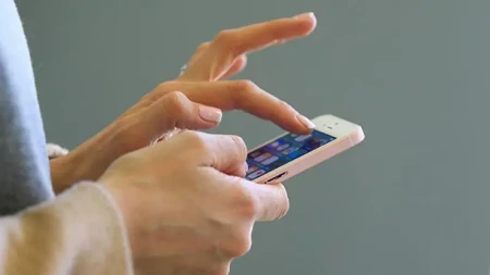 Ağıllı telefonlar əhali sayını necə azaldır?