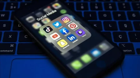Malayziyada 16 yaş sosial media tənzimləməsi qüvvəyə mindi
