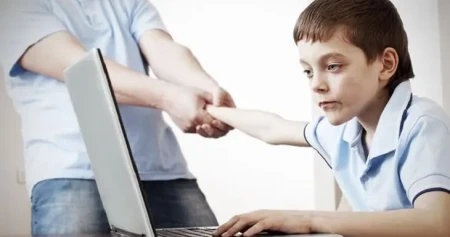 Azərbaycanda sosial şəbəkələrə qeydiyyatda yaş məhdudiyyəti olacaq