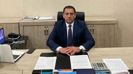 Xətai bələdiyyəsinin sədri bıçaqlandı: Restoranında ofisant işləyən şəxs həbs edildi