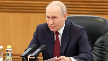 Putin Rusiya gəmilərinin ələ keçirilməsi cəhdlərinə qarşılıq verilməsini əmr edib