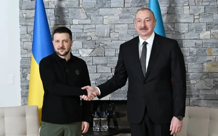 Əliyev Zelenskini təbrik etdi