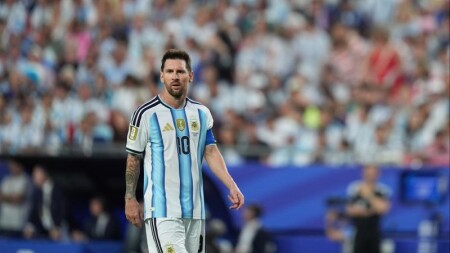 Messi futboldan gedir?
