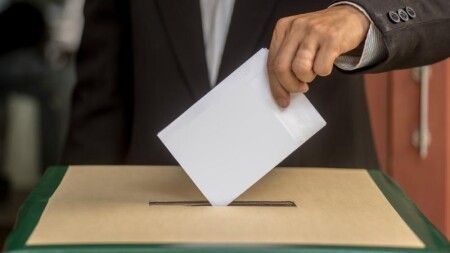 Almaniyada ifrat sağçı AfD Saksoniya-Anhalt seçkisində böyük fərqlə qalib gəldi